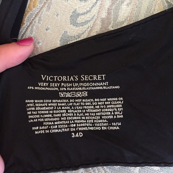 Victoria’s Secret Bra - Picture 2 of 4